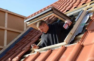 Pose de fenêtres de toit Velux à Montheries